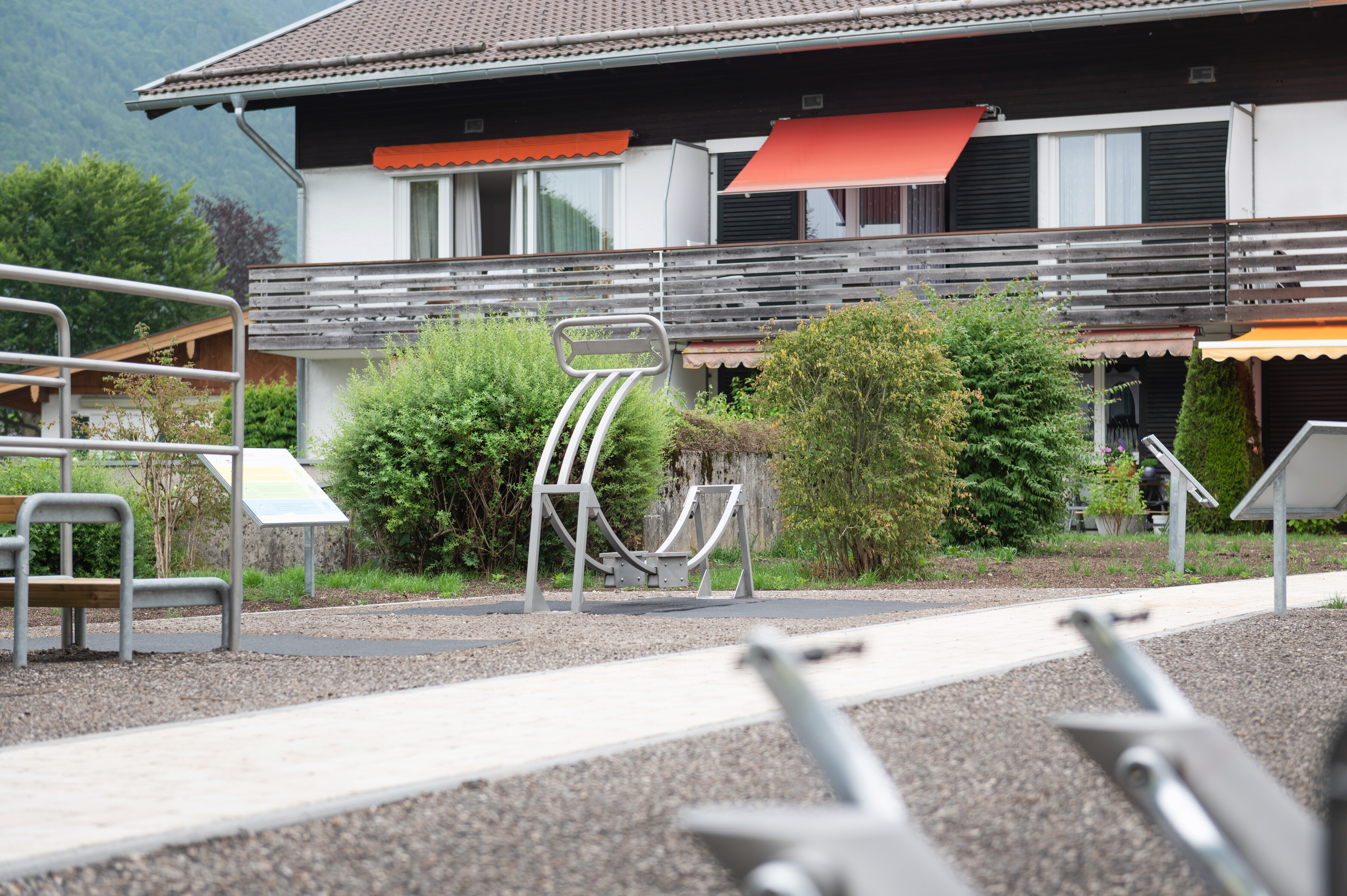 Fitnessparcours im KWA Stift Rupertihof in Rottach-Egern - Foto: KWA / Anton Krämer